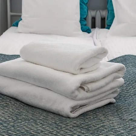 Czerniakowska Quantic By Bookinghost