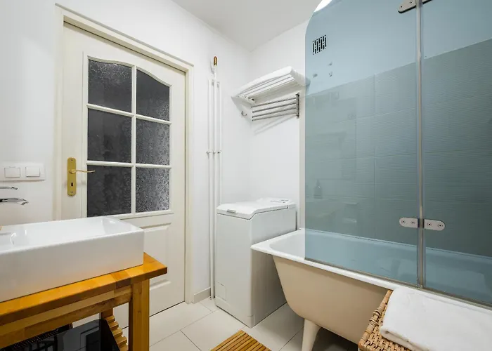 Czerniakowska Quantic By Bookinghost * Warsaw