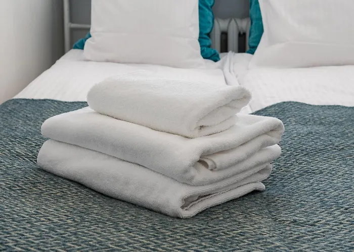 Czerniakowska Quantic By Bookinghost